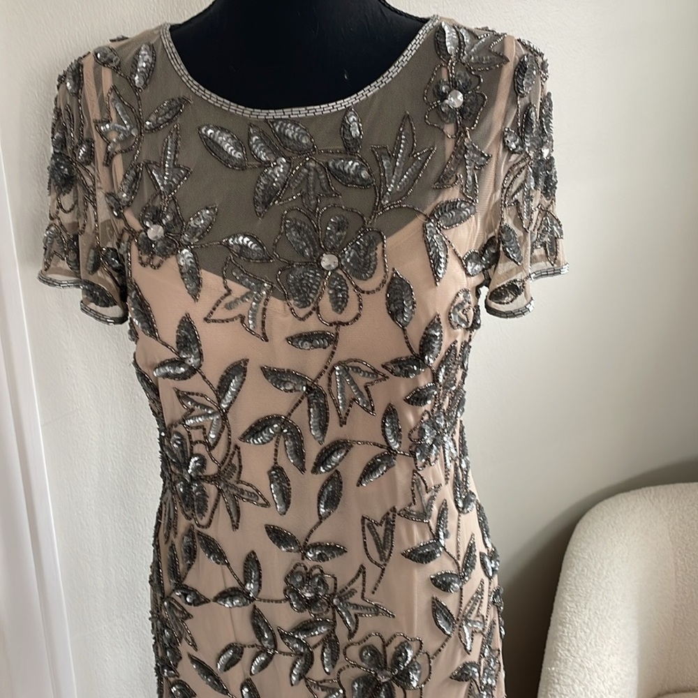 Adrianna Papell
Floral-Beaded Gown - Picture 12 of 15